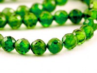 НК655В Хромдиопсид огранённый 3.8 мм. За 1 нить