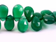 НК706Б Хризопраз гранёный лепесток 10.3х7.3х5 мм. за 1 шт